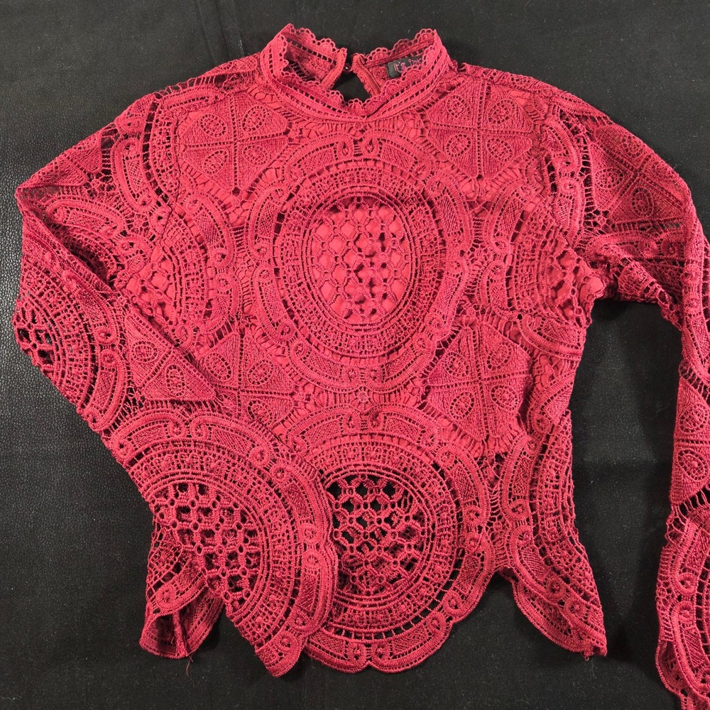 It's Pink Burgundy Crochet Lace Mock Neck Long Sleeve Top Scalloped Hem Small